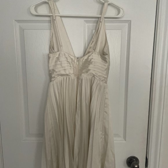 NWT Abercrombie & Finch Pleated Dress (Champaign) - Picture 5 of 5